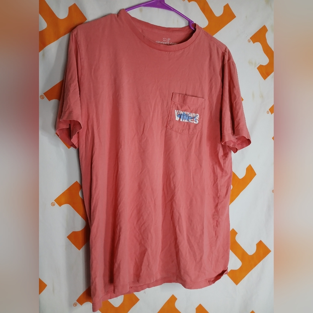 Vineyard Vines pink t-shirt size Med